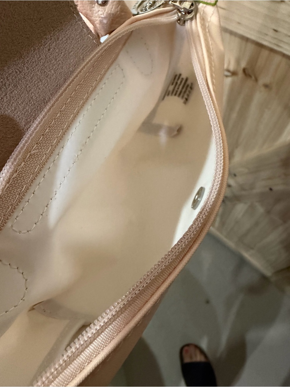 Longchamp Le Pliage Pouch, a pale pink nylon mini bag - Picture 4 of 5